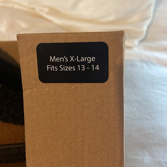 Never worn Ranger slippers - Picture 4 of 4